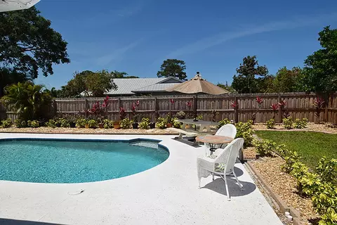 2945 SE Glasgow Dr, Stuart, FL 34997 photo 11