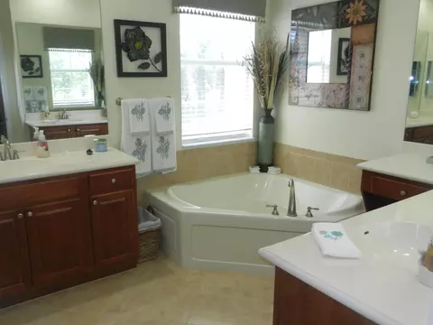102 Foxford Ct, Jupiter, FL 33458 photo 9