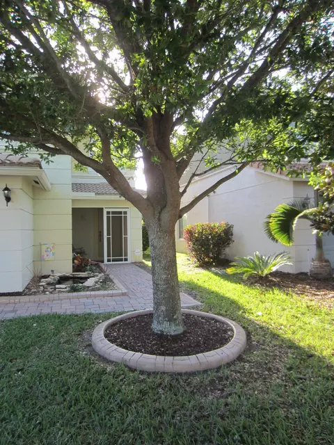 4790 SE Graham Dr, Stuart, FL 34997 photo 2