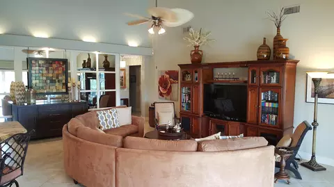 216 E River Park Dr, Jupiter, FL 33477 photo 2