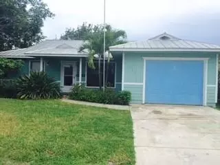 3726 SE Middle St SE, Stuart, FL 34997 photo 1