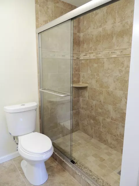 124 Lakeside Cir, Jupiter, FL 33458 photo 9