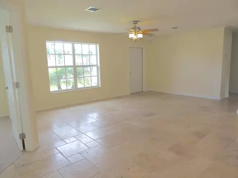 124 Lakeside Cir, Jupiter, FL 33458 photo 3