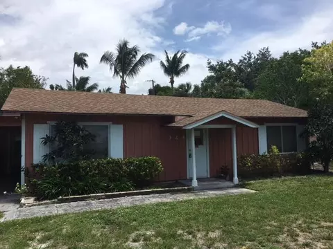 324 SW Dyer Dr, Stuart, FL 34994 photo 2