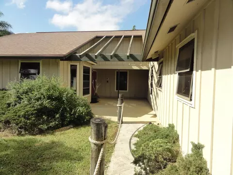 710 Laura Ln, Jupiter, FL 33458 photo 3