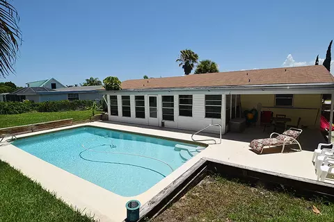 1663 NE 24th St, Jensen Beach, FL 34957 photo 2