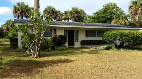 920 SE Weir St, Stuart, FL 34994 photo 2