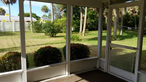 920 SE Weir St, Stuart, FL 34994 photo 4