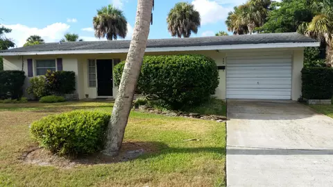 920 SE Weir St, Stuart, FL 34994 photo 1