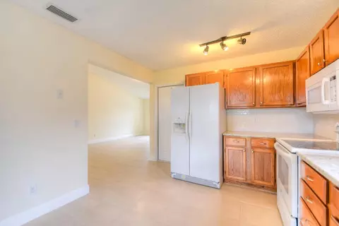 5892 SE Collins Ave, Stuart, FL 34997 photo 9