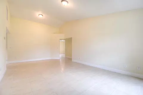 5892 SE Collins Ave, Stuart, FL 34997 photo 2