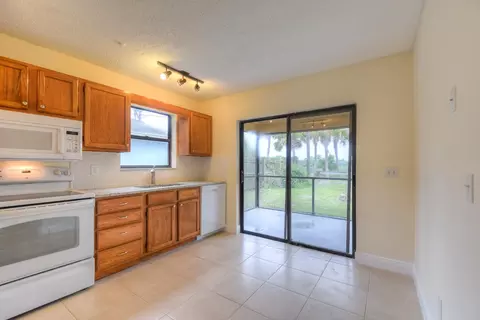 5892 SE Collins Ave, Stuart, FL 34997 photo 10