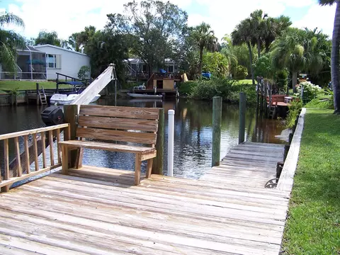 7872 SE Paradise Dr, Stuart, FL 34997 photo 4
