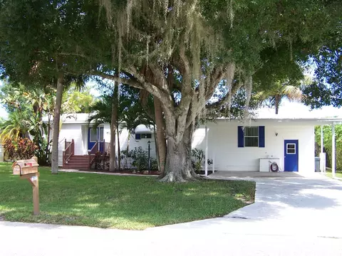 7872 SE Paradise Dr, Stuart, FL 34997 photo 2