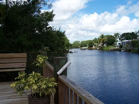 7872 SE Paradise Dr, Stuart, FL 34997 photo 1