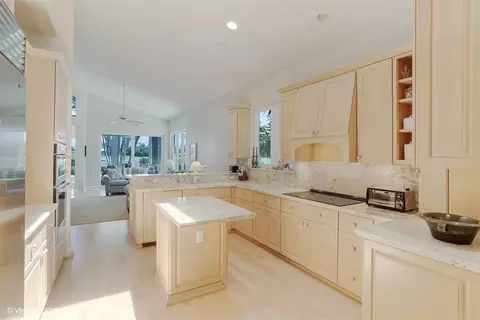 6930 SE Lakeview Ter, Stuart, FL 34996 photo 4