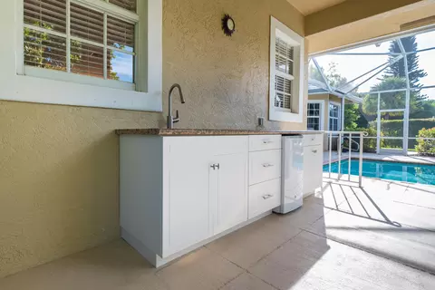 82 SE Harbor Point Dr, Stuart, FL 34996 photo 9