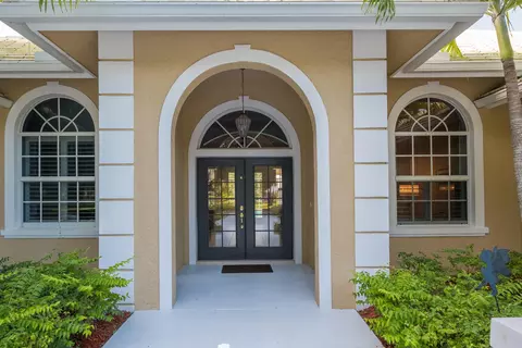 82 SE Harbor Point Dr, Stuart, FL 34996 photo 4