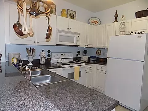 254 SE Kitching Cir, Stuart, FL 34994 photo 2