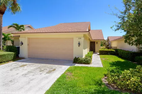 225 River Park Dr, Jupiter, FL 33477 photo 1