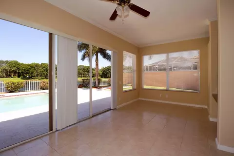 104 Hampton Cir, Jupiter, FL 33458 photo 2