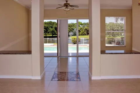 104 Hampton Cir, Jupiter, FL 33458 photo 4