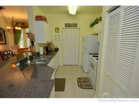 294 SE Kitching Cir, Stuart, FL 34994 photo 4