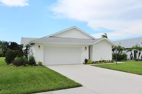 3767 SE Bluebill Pl, Stuart, FL 34997 photo 2
