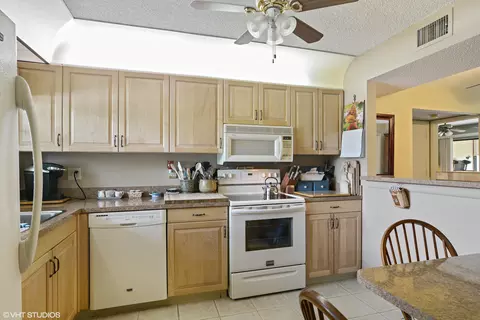 1250 SE Parkview Pl #C-2, Stuart, FL 34994 photo 8