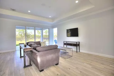 999 SE Buttonwood Cir, Stuart, FL 34997 photo 4