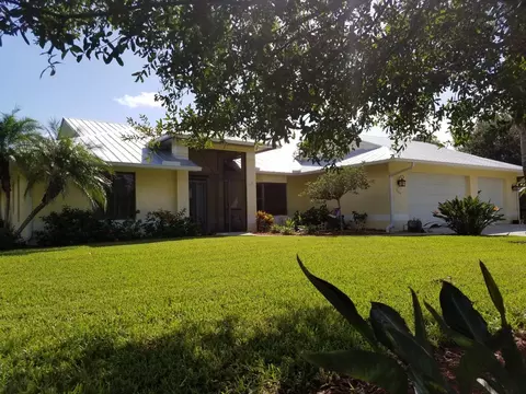 1420 SW Belgrave Ter, Stuart, FL 34997 photo 2
