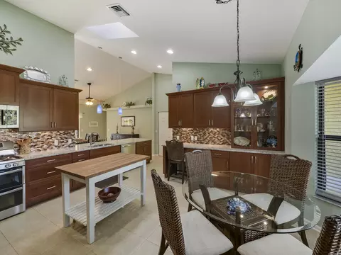 1420 SW Belgrave Ter, Stuart, FL 34997 photo 7