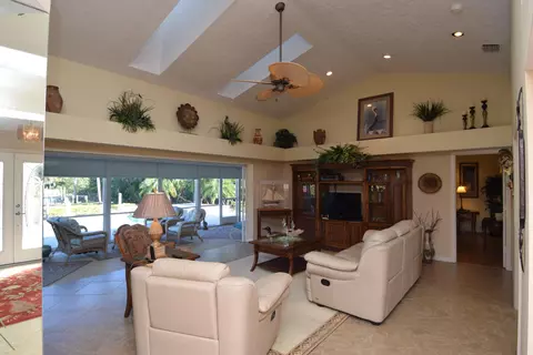 1525 NW Pine Lake Dr, Stuart, FL 34994 photo 4
