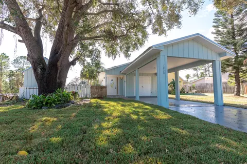 3850 SE Lee St, Stuart, FL 34997 photo 1