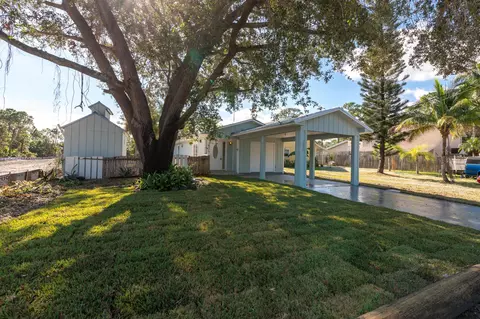 3850 SE Lee St, Stuart, FL 34997 photo 2