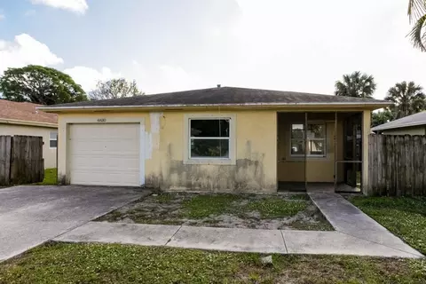 6830 4th St, Jupiter, FL 33458 photo 2