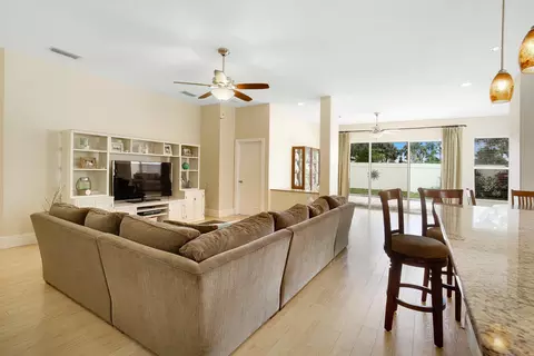 106 S Hampton Dr, Jupiter, FL 33458 photo 4