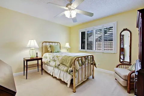 71 Maplecrest Cir, Jupiter, FL 33458 photo 18