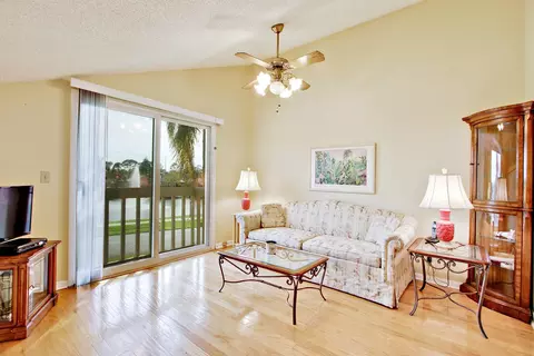 71 Maplecrest Cir, Jupiter, FL 33458 photo 23