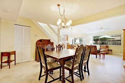 71 Maplecrest Cir, Jupiter, FL 33458 photo 13