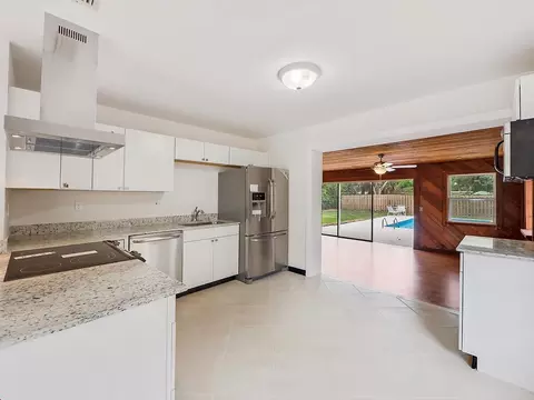 306 2nd St, Jupiter, FL 33458 photo 4