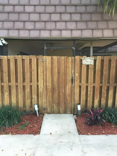 7512 Courtyard Run E, Boca Raton, FL 33433 photo 2
