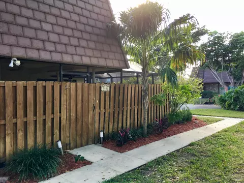 7512 Courtyard Run E, Boca Raton, FL 33433 photo 1