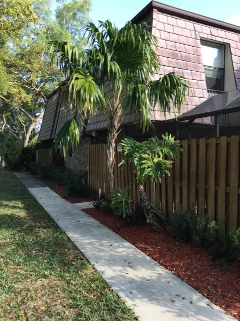 7512 Courtyard Run E, Boca Raton, FL 33433 photo 13