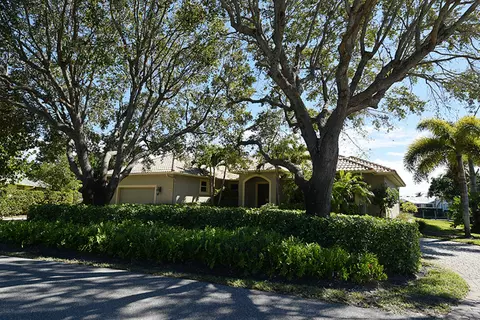 3764 SE Fairway E, Stuart, FL 34997 photo 2