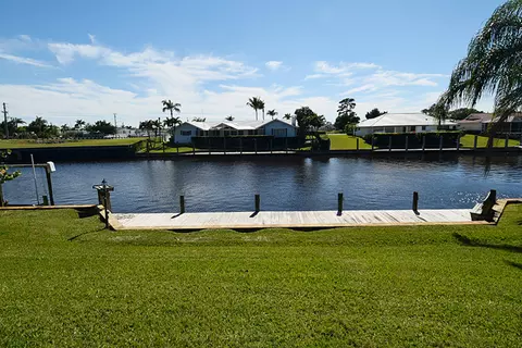 3764 SE Fairway E, Stuart, FL 34997 photo 4