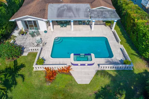 611 NW Sunset Dr, Stuart, FL 34994 photo 3