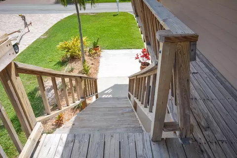 5635 SE Matousek St, Stuart, FL 34997 photo 5