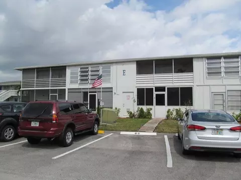 88 Markham E, Deerfield Beach, FL 33442 photo 1