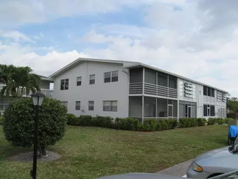 88 Markham E, Deerfield Beach, FL 33442 photo 3